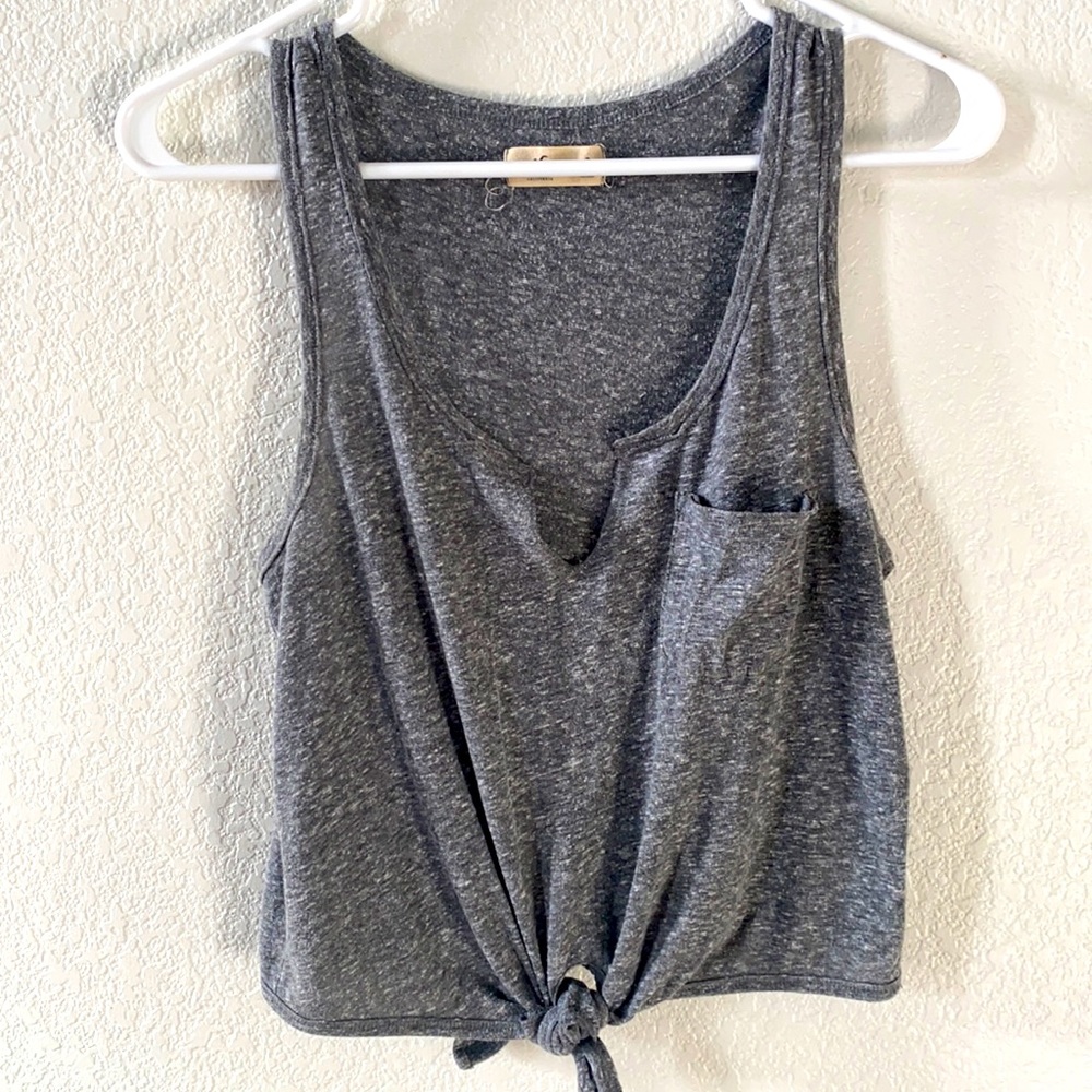 Super cute Hollister cropped front tie tank